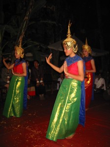Introductory scene to thank and honour the Hindu gods during a Phra Lak Phra Ram performance by the Royal Ballet Theatre of Luang Prabang. 
